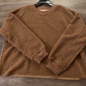 American Eagle Cropped Fuzzy Pullover